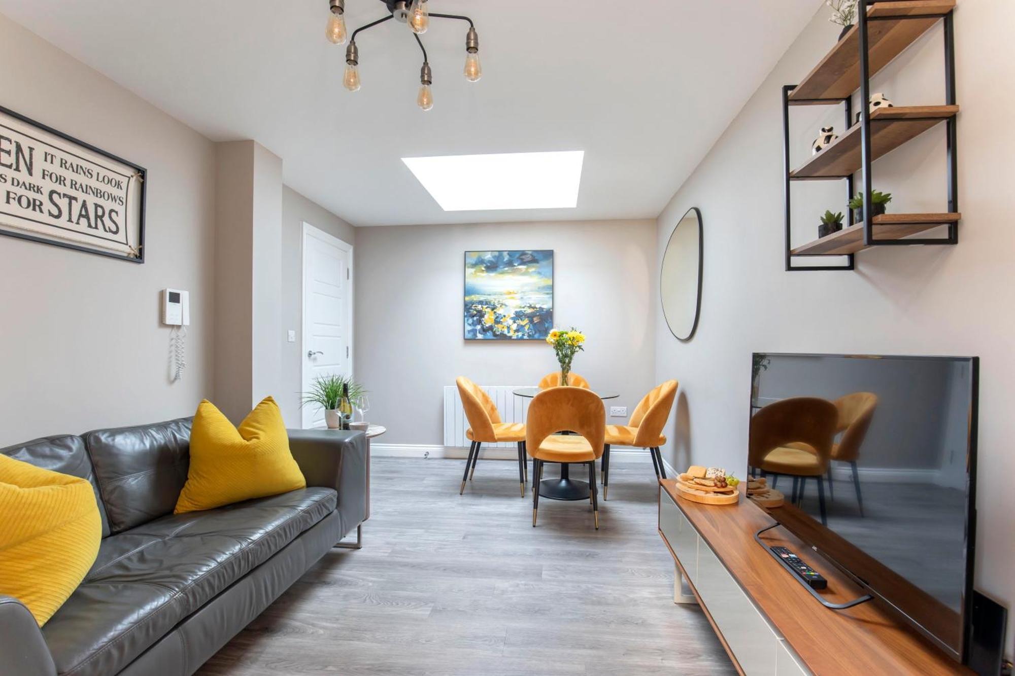 Elliot Oliver - Modern 2 Bedroom Town Centre Apartment Cheltenham Eksteriør billede