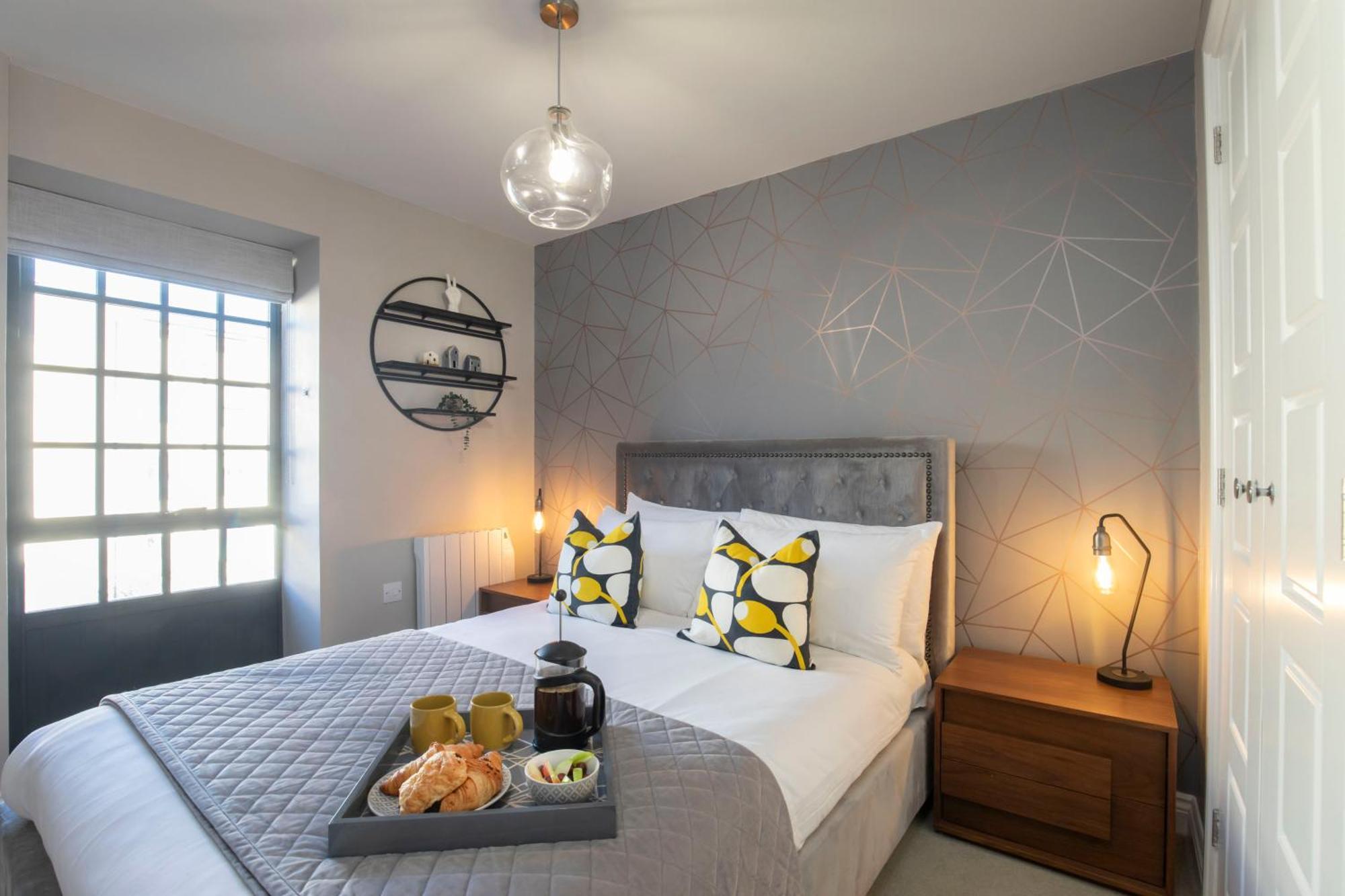 Elliot Oliver - Modern 2 Bedroom Town Centre Apartment Cheltenham Eksteriør billede