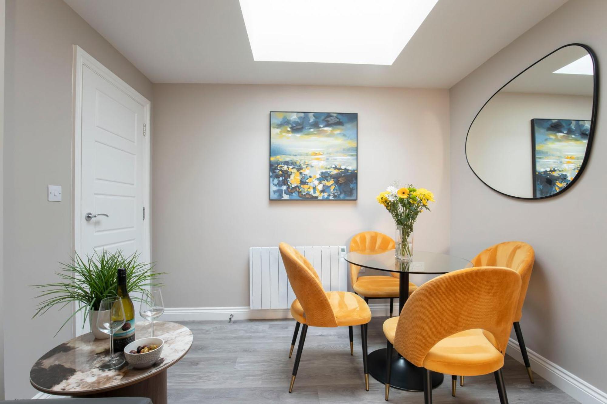 Elliot Oliver - Modern 2 Bedroom Town Centre Apartment Cheltenham Eksteriør billede
