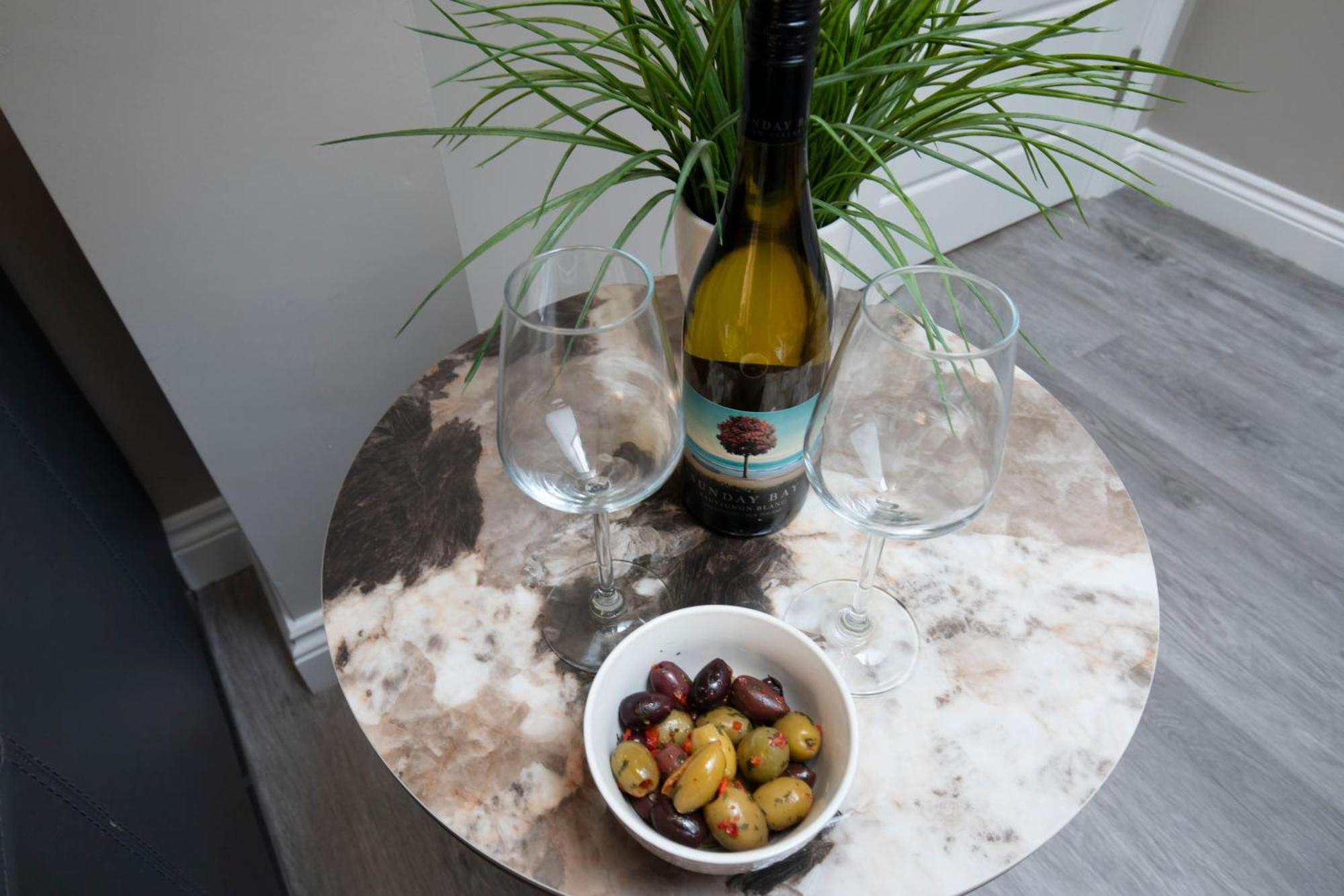 Elliot Oliver - Modern 2 Bedroom Town Centre Apartment Cheltenham Eksteriør billede
